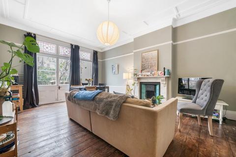 3 bedroom flat for sale, Hollingbourne Road, London SE24