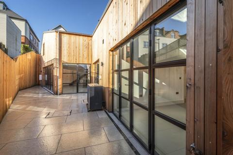 3 bedroom detached house for sale, Mereworth Road, Tunbridge Wells (St John`s)