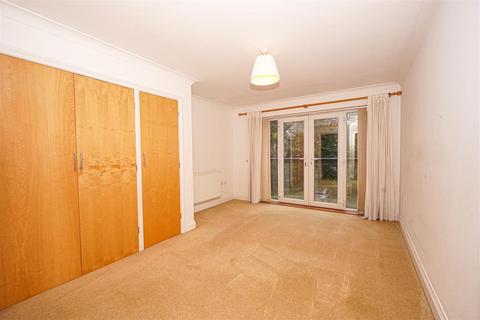 2 bedroom flat for sale, Hollington Park Road, St. Leonards-On-Sea