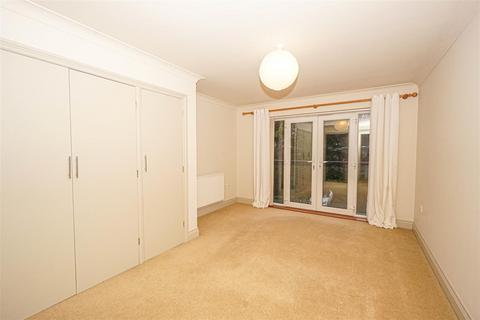 2 bedroom flat for sale, Hollington Park Road, St. Leonards-On-Sea