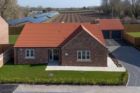 3 bedroom detached bungalow for sale, Tholthorpe, York