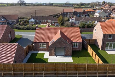 3 bedroom detached bungalow for sale, Tholthorpe, York