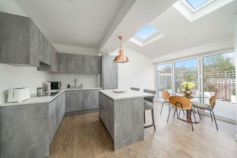 Hesperus Crescent, London E14