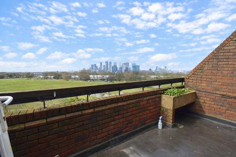 undefined, Woolwich Common, Woolwich