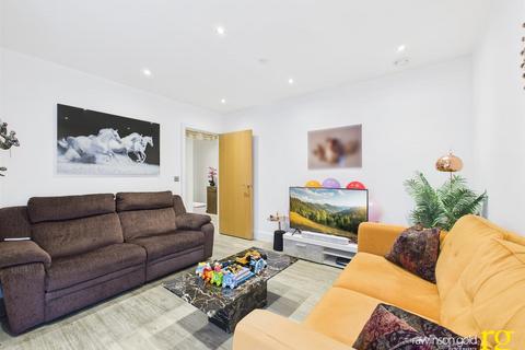 2 bedroom flat for sale, Masters Court, Harrow