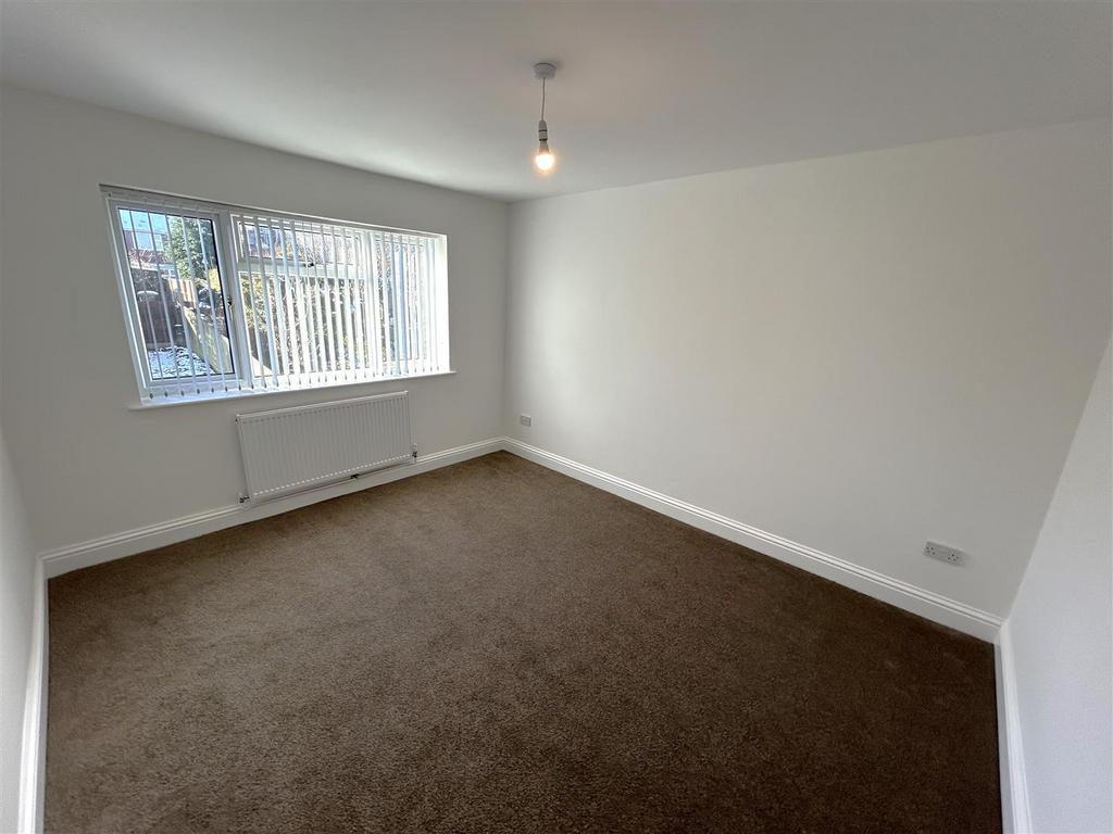 Bedroom 2.JPG