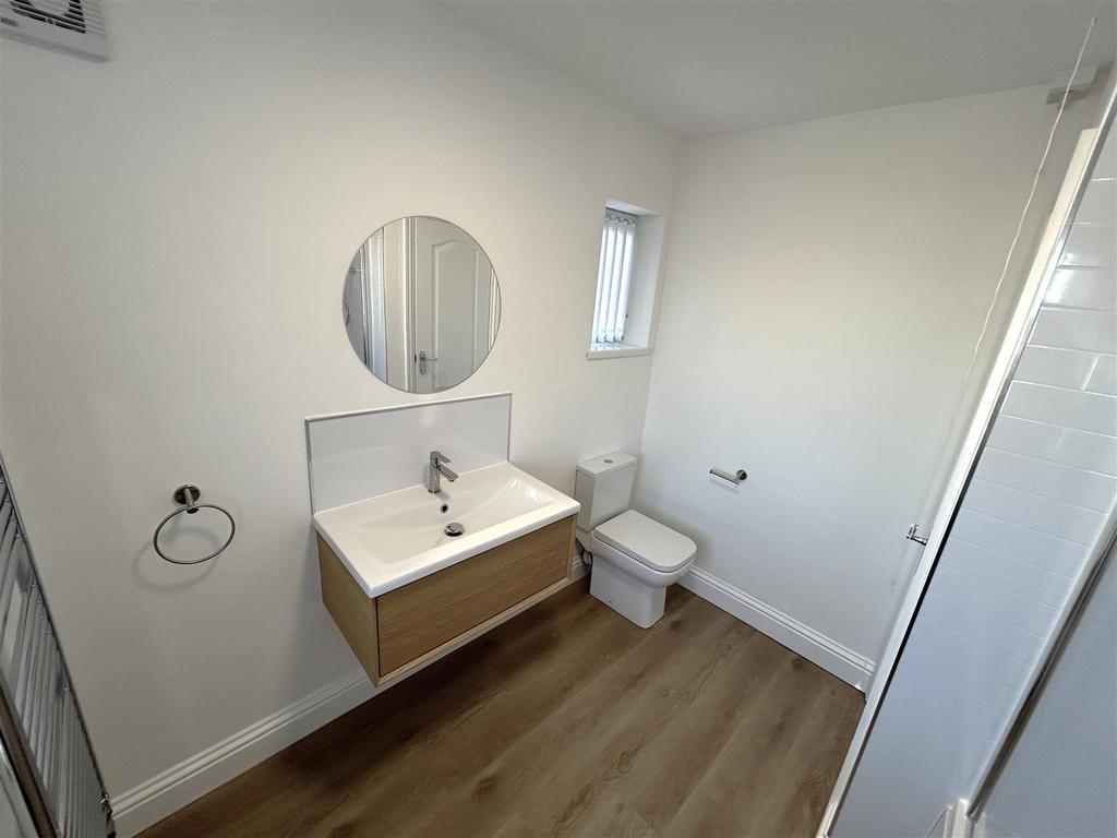 Bathroom.JPG