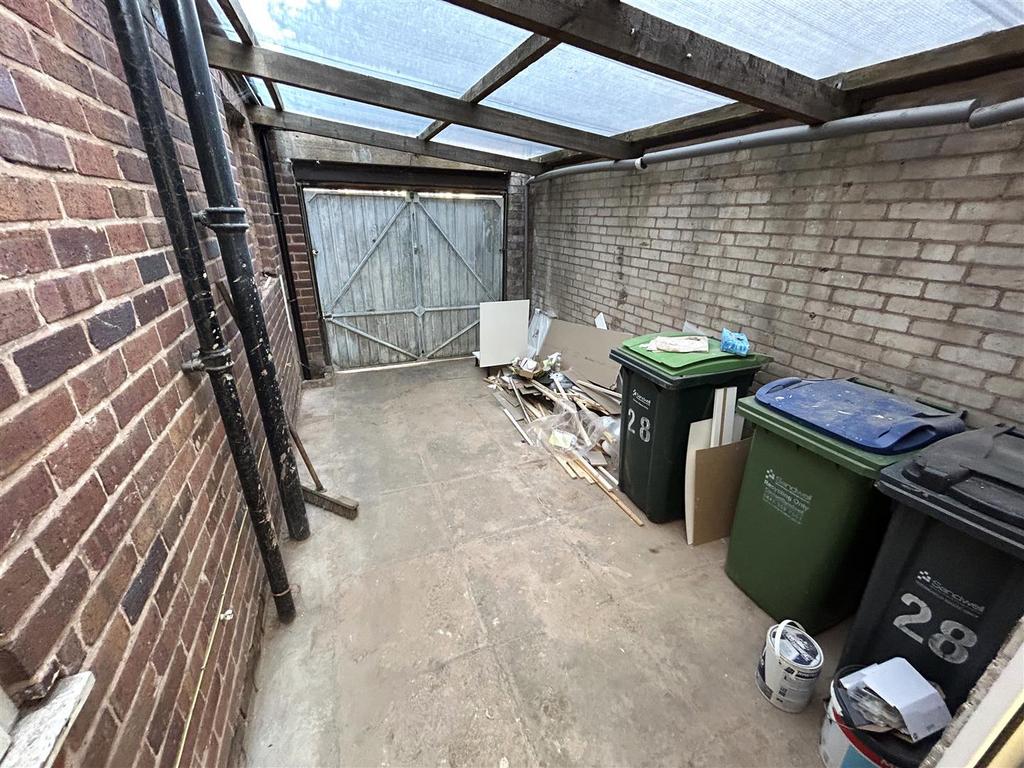 Garage.JPG