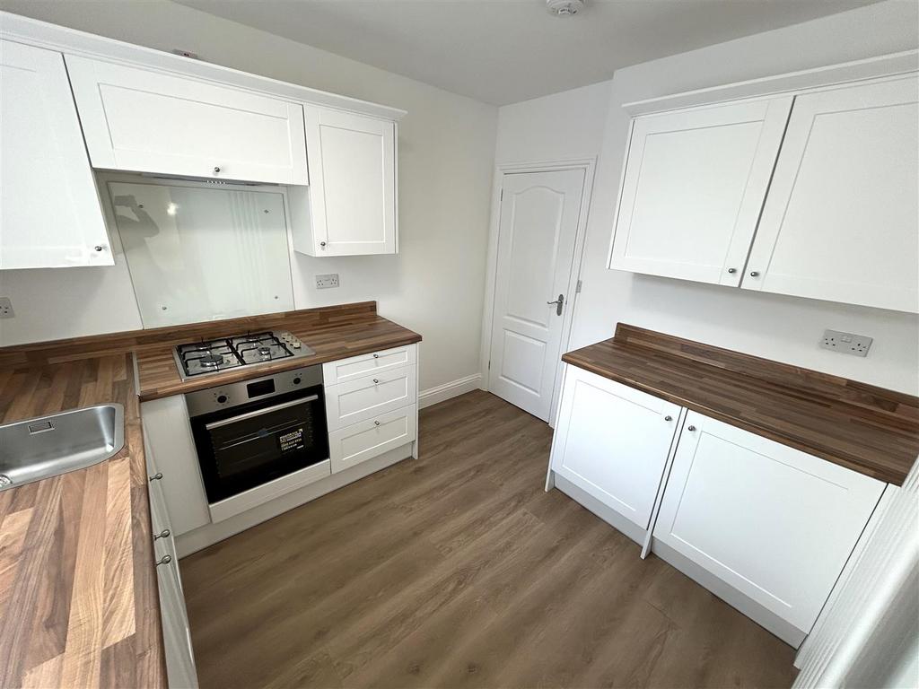 Kitchen 2.JPG