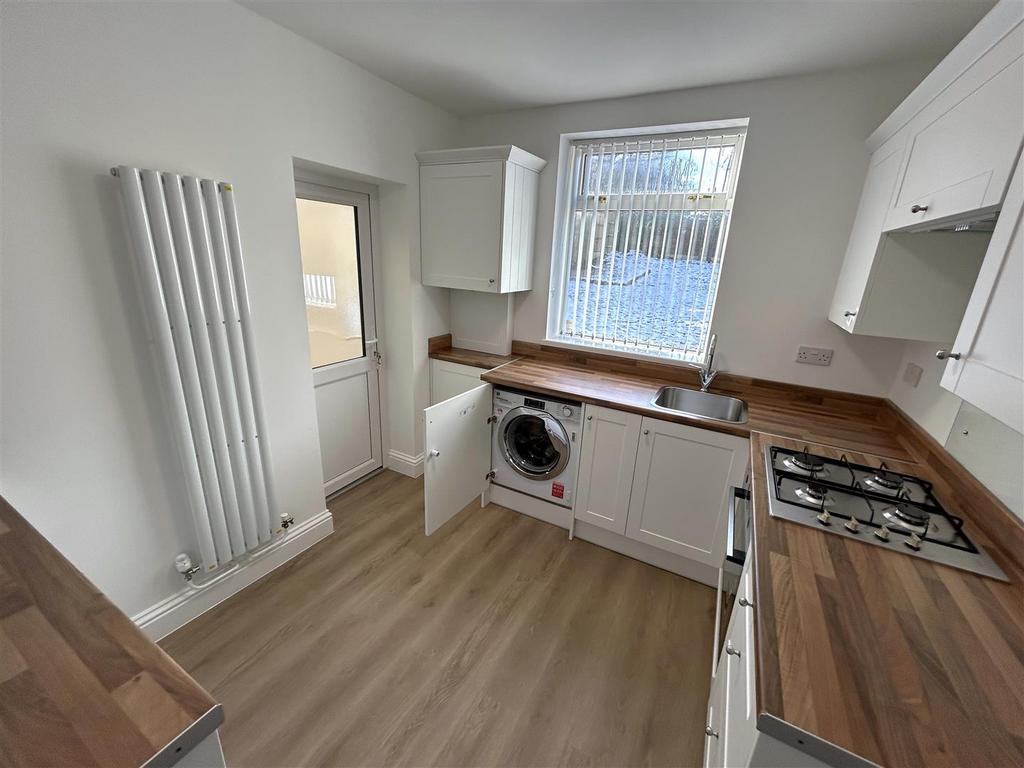 Kitchen with appliances .JPG