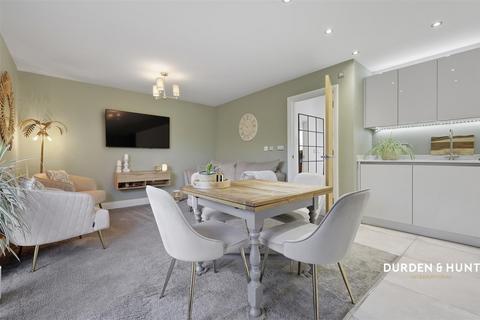 2 bedroom detached house for sale, Dennises Lane, South Ockendon, RM15