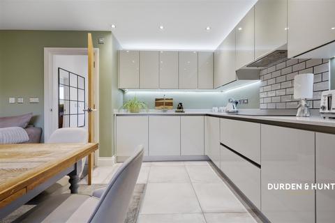 2 bedroom detached house for sale, Dennises Lane, South Ockendon, RM15