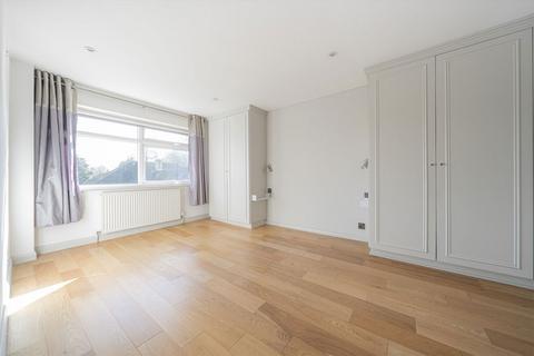undefined, West Grove, Walton-On-Thames KT12
