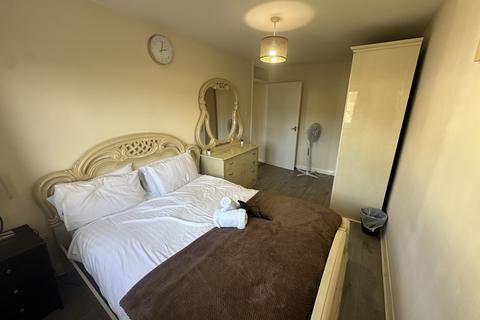2 bedroom flat to rent, Liardet Street, London SE14