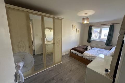 2 bedroom flat to rent, Liardet Street, London SE14