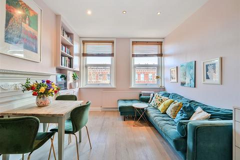 3 bedroom flat for sale, Cricklewood Broadway, London NW2