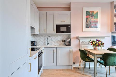 3 bedroom flat for sale, Cricklewood Broadway, London NW2