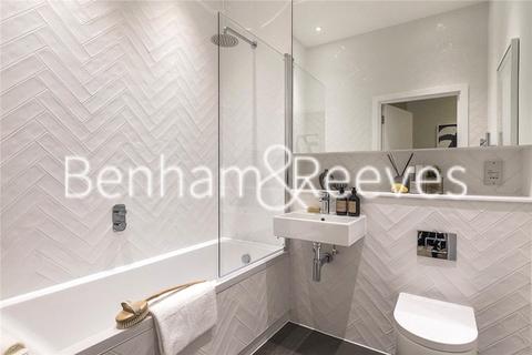 undefined, Staines Road, Hounslow TW3