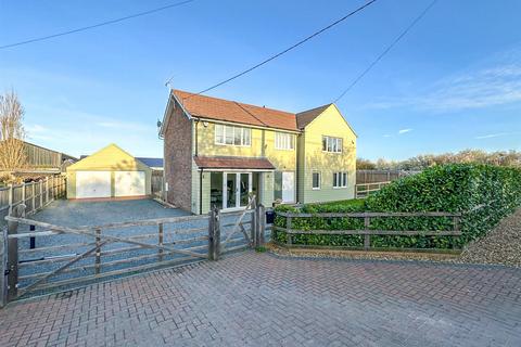 4 bedroom detached house for sale, Mill Road, Chelmsford CM3