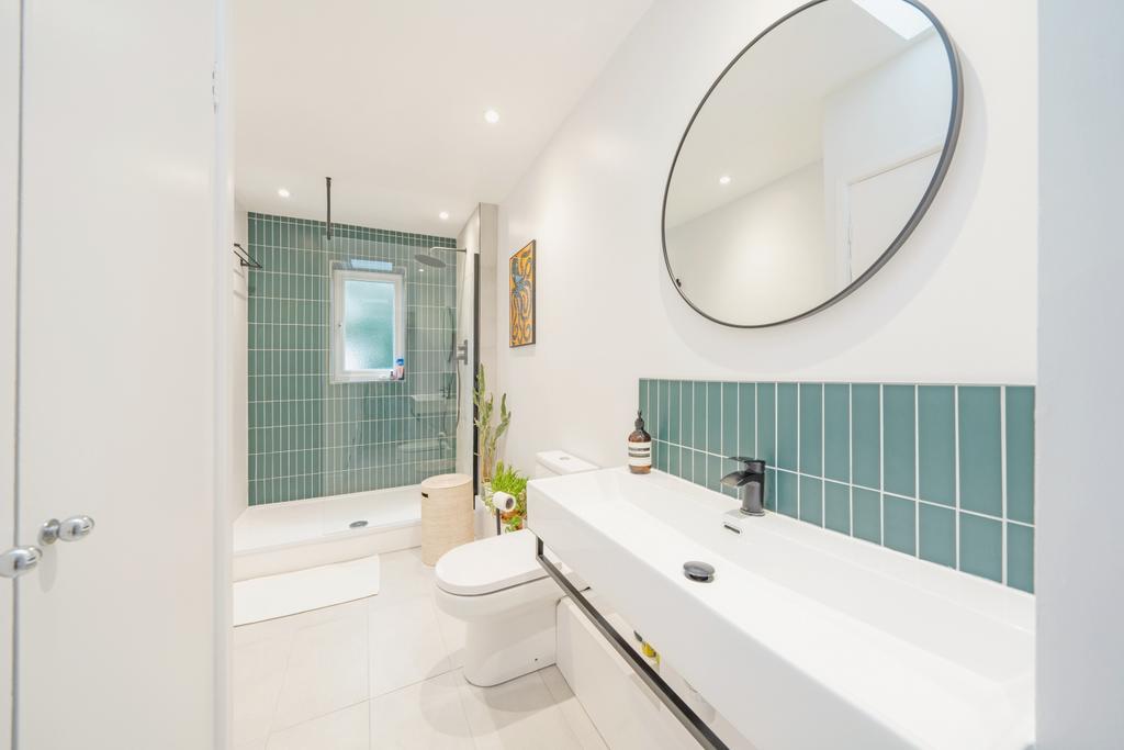 Family Shower Room
