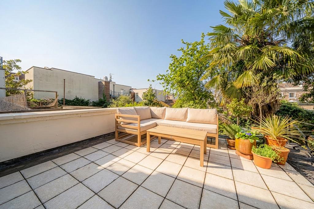 Garden Terrace