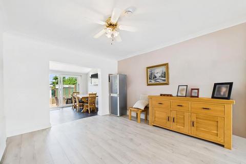 4 bedroom semi-detached house for sale, Pinner Park Avenue, Harrow HA2