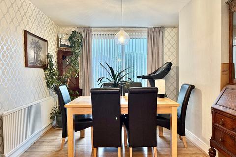 3 bedroom semi-detached house for sale, Dereham Avenue, Ipswich IP3