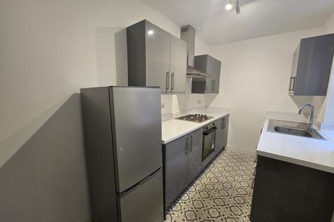 2 bedroom terraced house to rent, Fosse Road North, Leicester