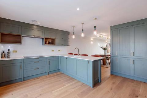 3 bedroom end of terrace house for sale, Brighton Road, Lancing