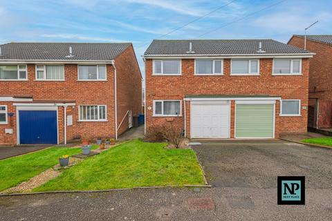 Tamworth Road, Two Gates, B77