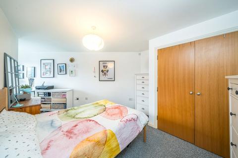 2 bedroom flat for sale, Effra Parade, London SW2