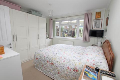 3 bedroom detached house for sale, Broom Close, Eastbourne, BN22 0TQ