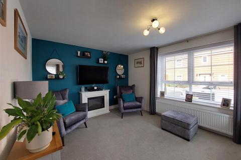 undefined, Buzzard Row, Newent GL18