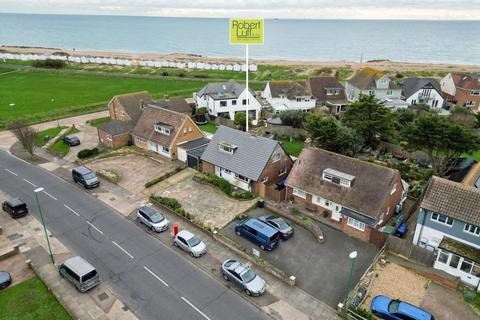 3 bedroom chalet for sale, Beach Green, Shoreham-By-Sea