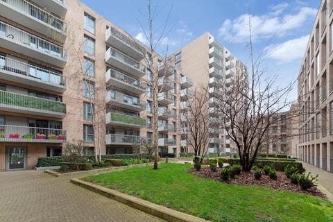 1 bedroom flat to rent, Parkside Court, London, E16