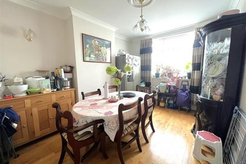 3 bedroom end of terrace house for sale, Bournewood Road, London SE18