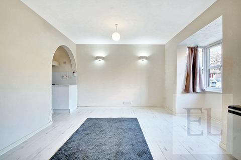Studio to rent, Ash Walk, Wembley HA0