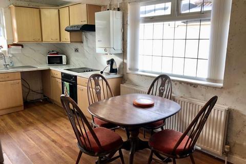 2 bedroom semi-detached bungalow for sale, Carpenders Avenue, Watford WD19