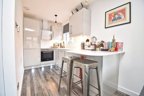 undefined, Russell Road, Walton-on-Thames, KT12
