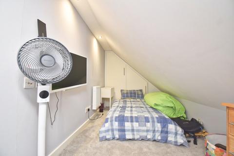 undefined, Russell Road, Walton-on-Thames, KT12