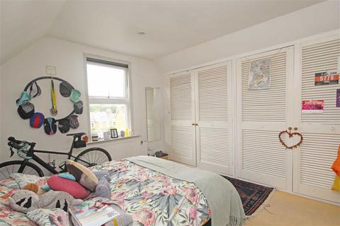 undefined, Mortlake Road, Kew TW9