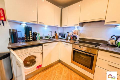 1 bedroom apartment for sale, FLAT  MYBASE, LONDON