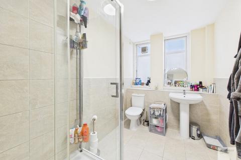 undefined, Apt 4 :: Vernon Street
