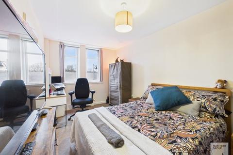 undefined, Apt 4 :: Vernon Street
