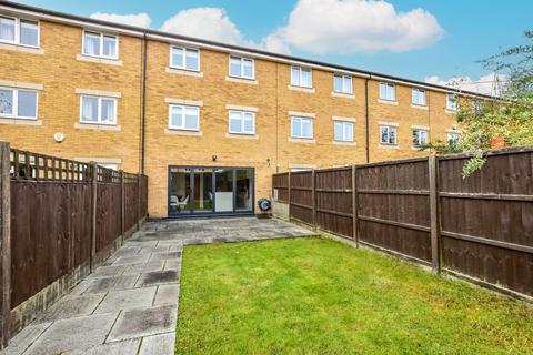 undefined, Grand Union Way, Kings Langley, WD4