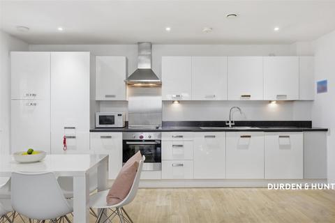 2 bedroom apartment for sale, Stafford Avenue, Hornchurch, RM11