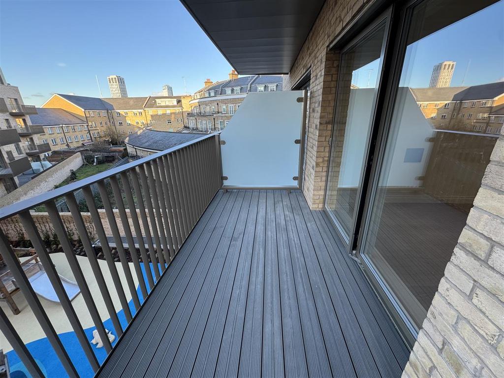 Balcony pic 4.jpeg
