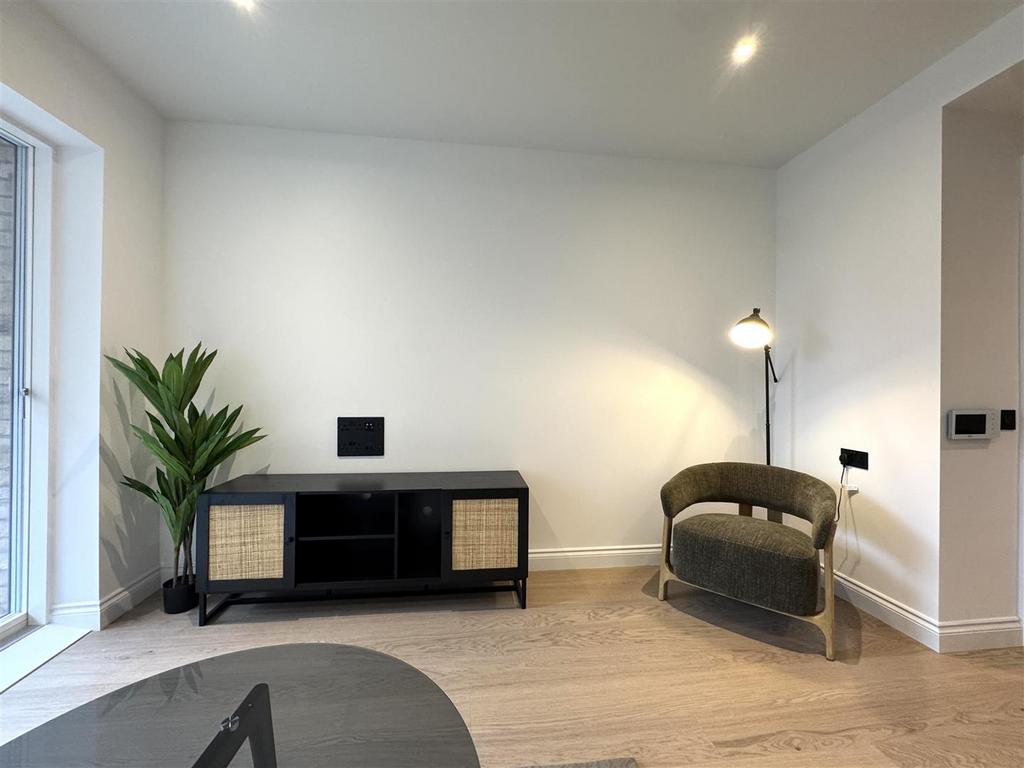 Living Room pic 10.jpeg