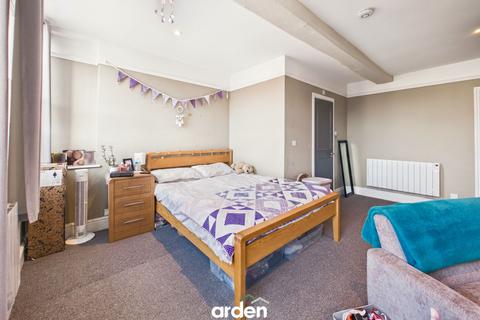 undefined, The Strand, Bromsgrove, B61