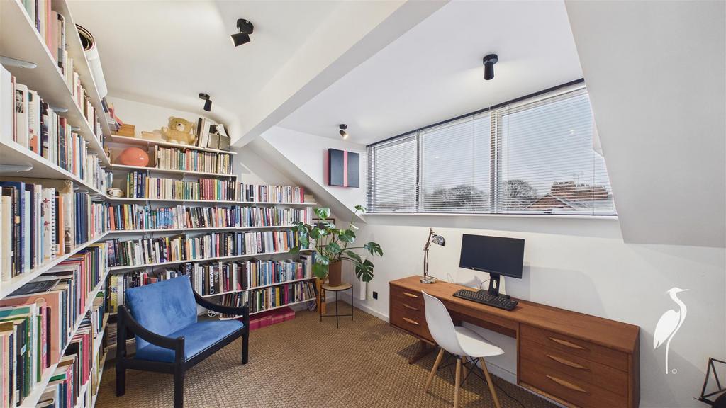 Bedroom 5/Office